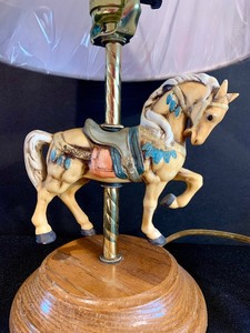 lot 90 image: Carousel Horse Table Lamp with Shade