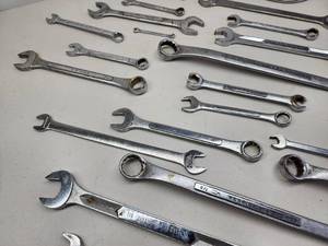 lot 443 image: Large Assortment of Standard & Metric Wrenches