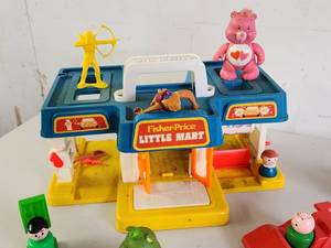 lot 449 image: Assorted Vintage Fisher Price Toys