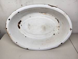 lot 459 image: White Vintage Porcelain Wash Tub