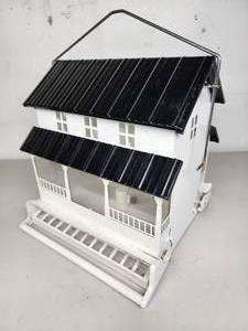 lot 442 image: Metal Bird Feeder with Squirrel Deterrent Bird Perch