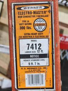 lot 478 image: Werner 12 ft Fiberglass Ladder