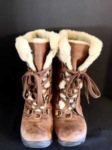 lot 378 image: Kalso Earth Shoe Boots