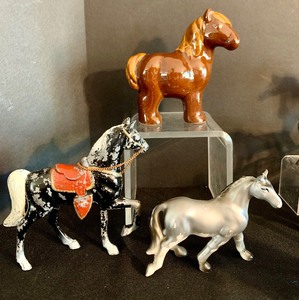 lot 391 image: Collection of Miniature Horse Figurines