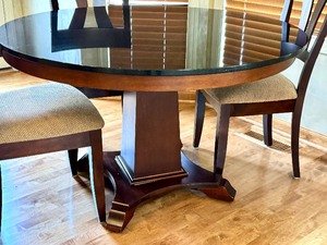 lot 6 image: Modern Stylish Round Kitchen Table and Chairs Set