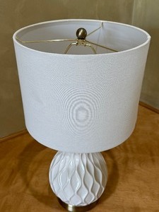 lot 34 image: Stylish Ceramic Table Lamp