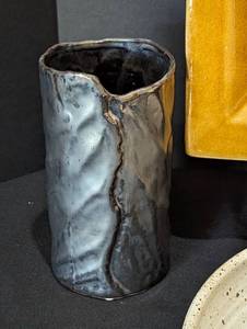 lot 210 image: Pretty Ceramic Home Decor