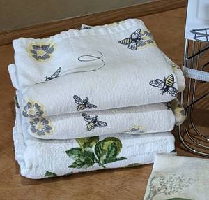 lot 213 image: Kitchen Towels and New Drying Rack