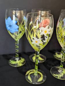 lot 198 image: Floral Painted Wineglass Set