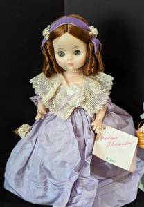 lot 200 image: Four Vintage Madame Alexander Dolls #2