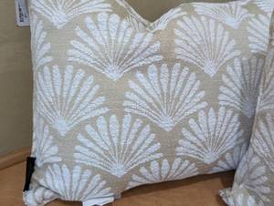 lot 86 image: Pair of Tahari Accent Pillows