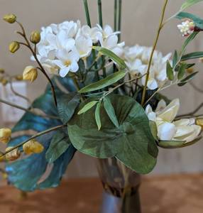 lot 85 image: Pair of Pretty Faux Floral Arrangements