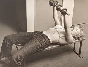 lot 88 image: Large Framed Marilyn Monroe Weightlifting Print