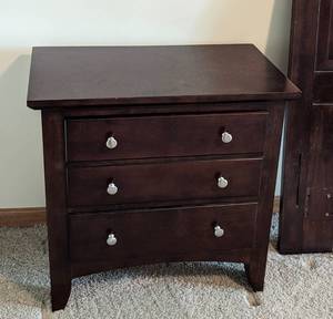 lot 8 image: Queen Size Espresso Headboard and Matching Nightstands