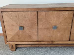 lot 7 image: Century Furniture Window Sideboard