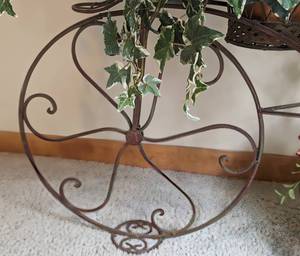 lot 61 image: Adorable Metal Bicycle Plant Stand