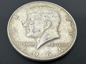 lot 229 image: (5) 1964-D Kennedy Half Dollar Coins