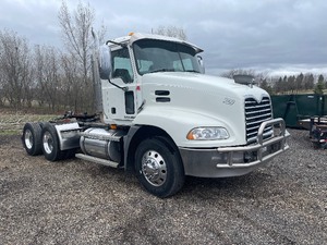 2007 Mack Pinnacle CXP613 Semi Tractor