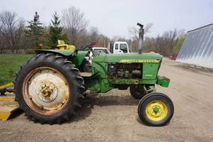 lot 1 image: 1962 John Deere 2010 Diesel Tractor