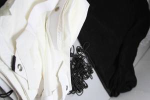 lot 24 image: DigitalJuice Butterfly Screen Pro Photography Material - BOTH Black AND White Material with Bungee Connectors
