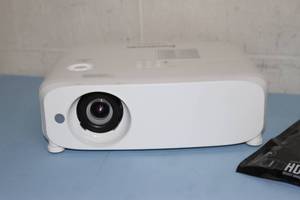 lot 105 image: Panasonic PT-VW530 5,000 ANSI Lumen WXGA Widescreen 1610 Aspect HD Home Theater Projector