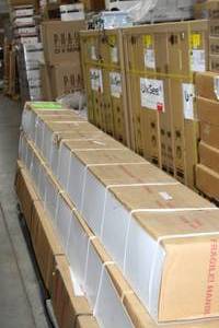 lot 146 image: New in Box Da-Lite Advantage 34594 Deluxe Electric  Motorized TENSIONED Widescreen Pro Video Projector  Projection Screen