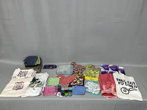 Kitchen Towels, Hot Pads & Dish Cloths