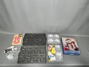 Seasonal Baking Supplies & Tins