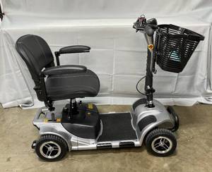 Vive 4 Wheel Mobility Scooter - Model Number MOV1027 - Excellent Condition