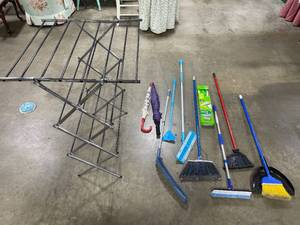 Swiffer Sweeper DryWet MFR PKG, Brooms, Duster, 2 Umbrellas, Drying Rack and Other Cleaning Wands