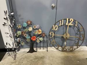 Excellent Condition Yard Art - Small Wire Decor (5), Mirrored Leaf, Floral, Large Oversized Metal Clock 32 untested