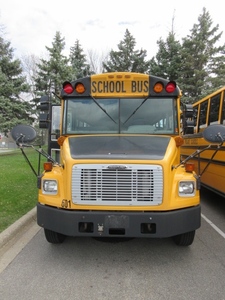lot 601 image: THOMAS FREIGHTLINER 77 PASSENGER SCHOOL BUS