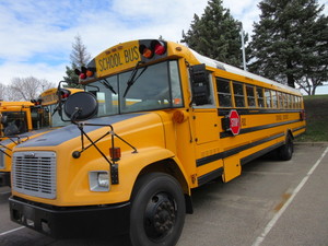 lot 602 image: THOMAS FREIGHTLINER 77 PASSENGER SCHOOL BUS