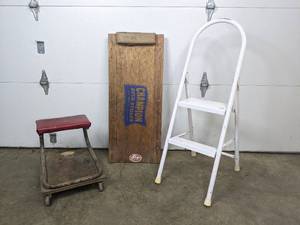 lot 116 image: Step Ladder, Rolling Stool and Wooden Creeper