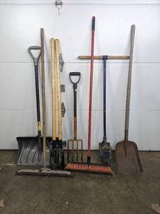 lot 113 image: Outdoor Tools Including Shovels, Post Hole Diggers, Bedding Fork and More