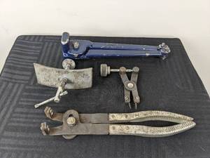lot 72 image: Miscellaneous Break Caliper Tools