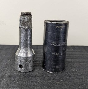 lot 32 image: Blue-Point Worn Lug Nut Removal Tool