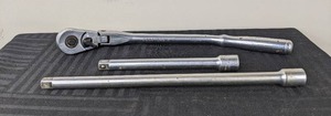 lot 7 image: Craftsman 38 Flex Head Ratchet (6 & 10 Extension)
