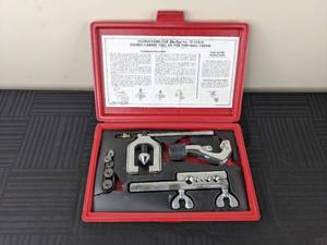 lot 80 image: Blue Point Double, Single Flaring Tool