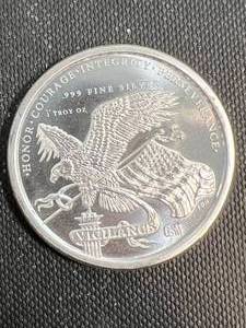 1 TROY OZ .999 FINE SILVER DONALD TRUMP ROUND