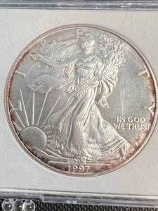 1997 AMERICAN SILVER EAGLE 1 TROY OZ .999 FINE SILVER IN CASE