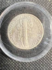 1940-D US MERCURY DIME IN AIRTITE