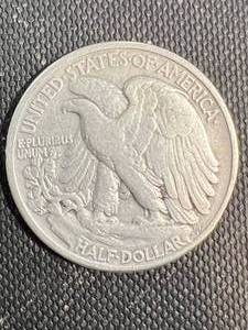 1942 US WALKING LIBERTY HALF DOLLAR