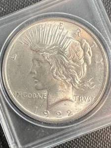 1922 US PEACE SILVER DOLLAR IN CASE