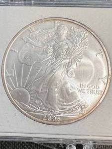 2006 AMERICAN SILVER EAGLE 1 TROY OZ .999 FINE SILVER IN CASE