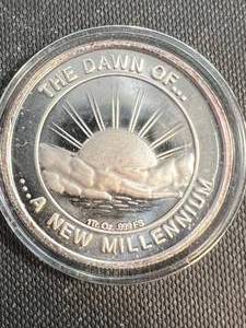 1 TROY OZ .999 FINE SILVER 2000 AMERICAN EAGLE DESIGNED ROUND