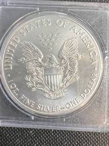 2017 AMERICAN SILVER EAGLE 1 TROY OZ .999 FINE SILVER IN CASE