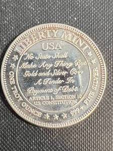 1 TROY OZ .999 FINE SILVER LIBERTY MINT ROUND