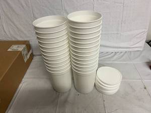lot 10 image: 25 White Continers with Lids