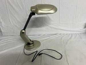 lot 96 image: Silver Adjustable Arm Desk Lamp